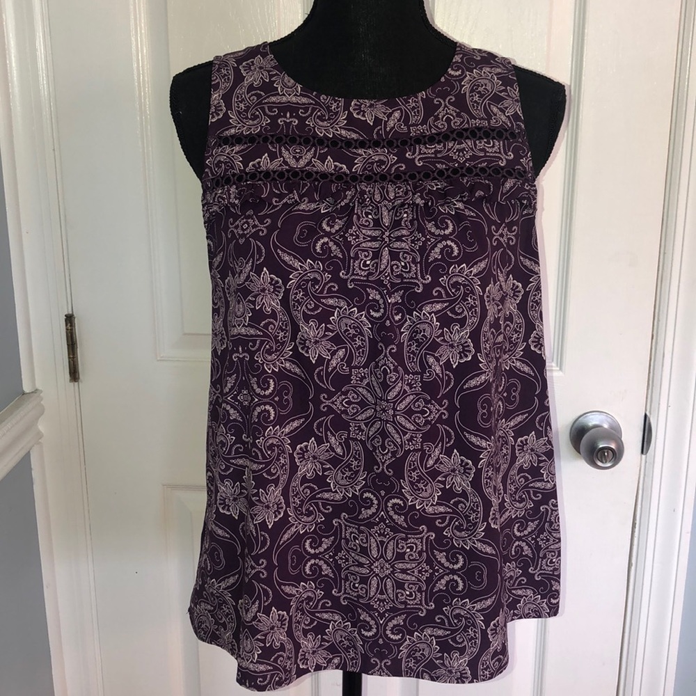 Lightweight sleeveless blouse